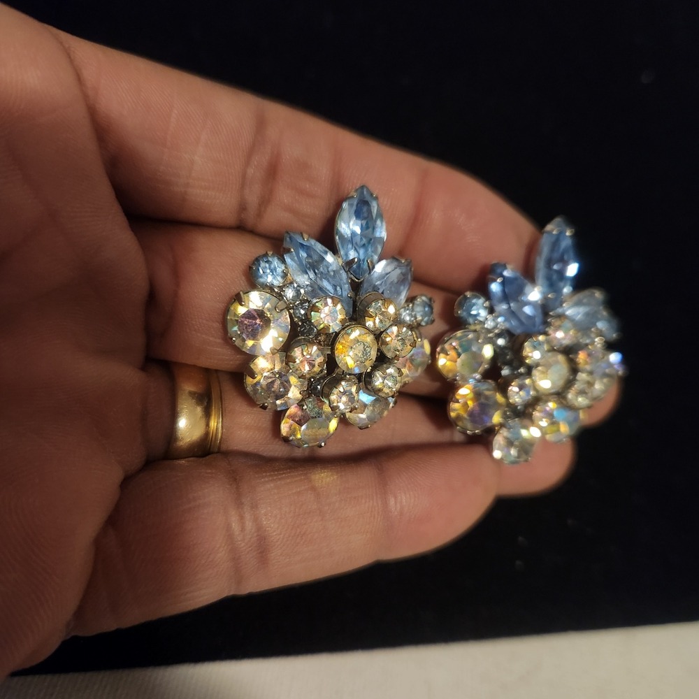 Vintage Aurora Borealis Blue Rhinestone Clip On Cluster Earrings Silver Tone - Picture 4 of 16